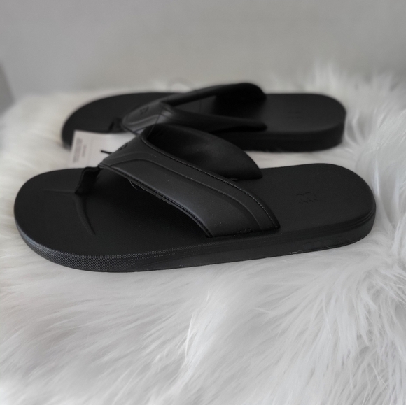 NEW Bench Men Black Flip Flops, Size 7 - Picture 2 of 5
